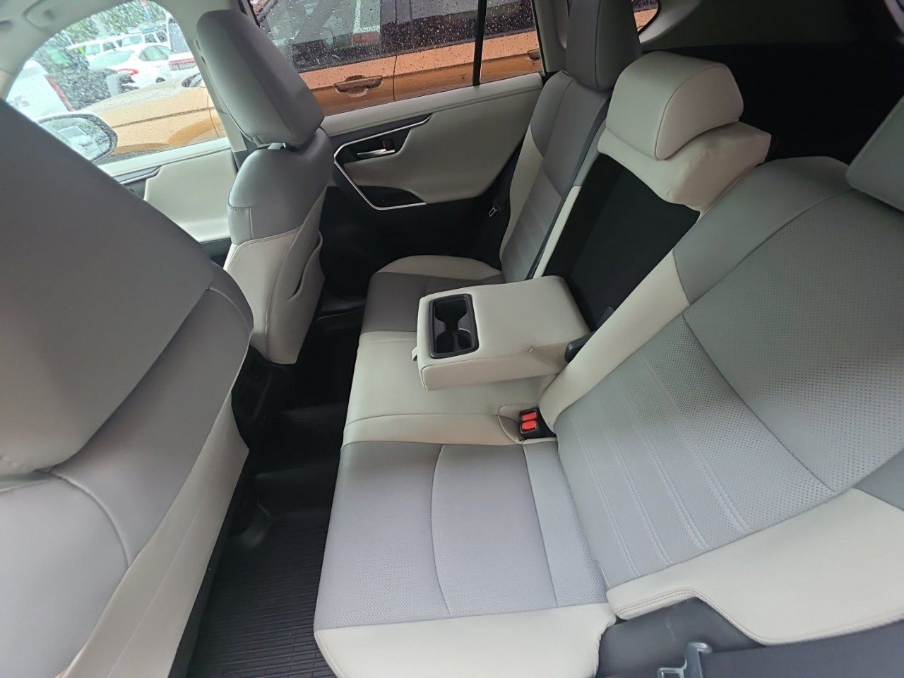 Used 2019 Toyota RAV4 Limited w/ Cold Weather Package AWD/4WD image 18