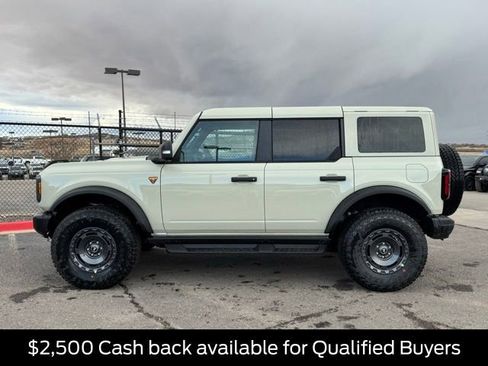 New 2025 Ford Bronco Badlands image 2