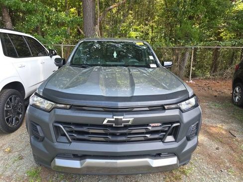 Used 2024 Chevrolet Colorado Trail Boss w/ Technology Package AWD/4WD image 13