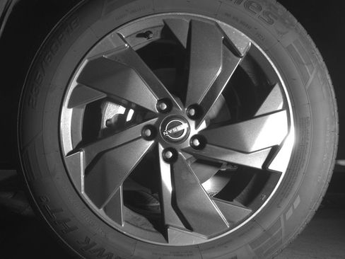 Used 2025 Nissan Rogue SV image 12