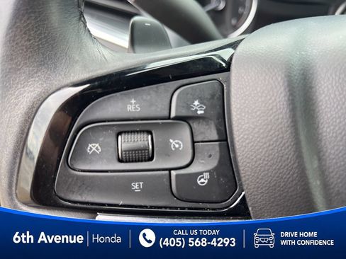 Used 2023 Buick Enclave Essence w/ Sport Touring Edition FWD image 32