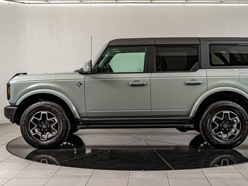 Used 2024 Ford Bronco Outer Banks AWD/4WD image 8