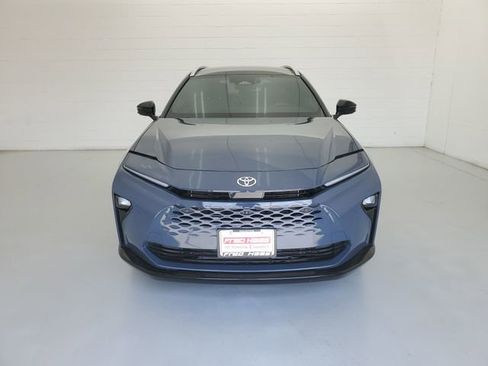 Used 2025 Toyota Crown Signia w/ Advanced Technology Package image 3