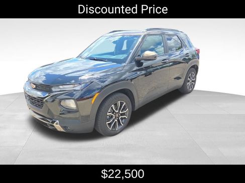 Used 2022 Chevrolet TrailBlazer ACTIV w/ Sun and Liftgate Package FWD image 3