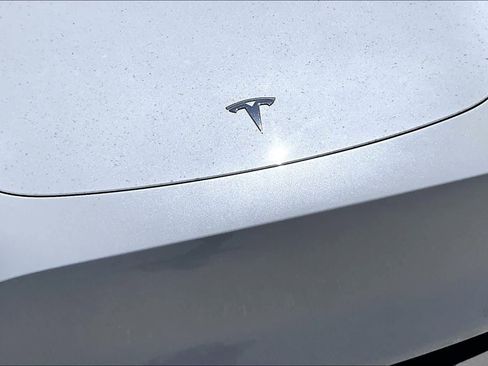 Used 2021 Tesla Model Y Long Range AWD/4WD image 27