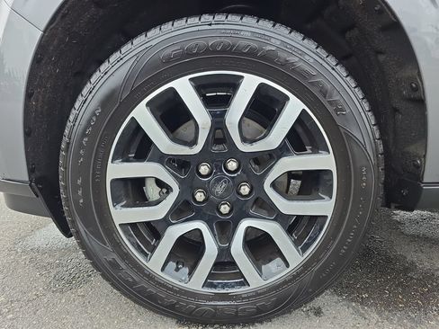 Used 2022 Ford Maverick Lariat FWD image 14