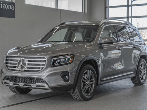 Used 2025 Mercedes-Benz GLB 250 4MATIC image 25