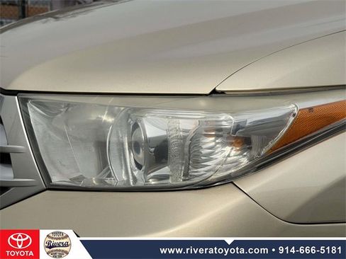 Used 2013 Toyota Highlander Plus image 9