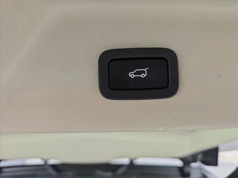 Used 2019 Land Rover Range Rover HSE image 13