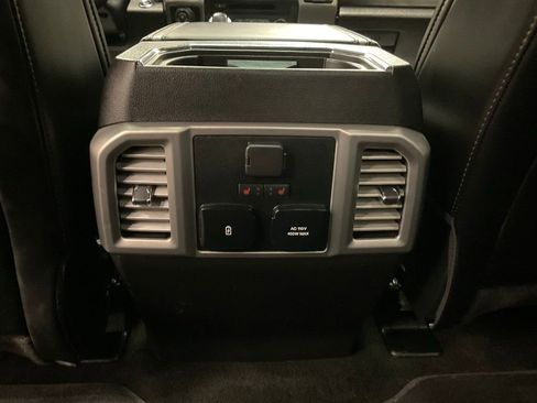 Used 2018 Ford F150 Platinum w/ Equipment Group 701A Luxury AWD/4WD image 32