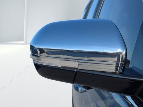 Used 2021 Lincoln Navigator Black Label w/ Cargo Convenience Package image 10