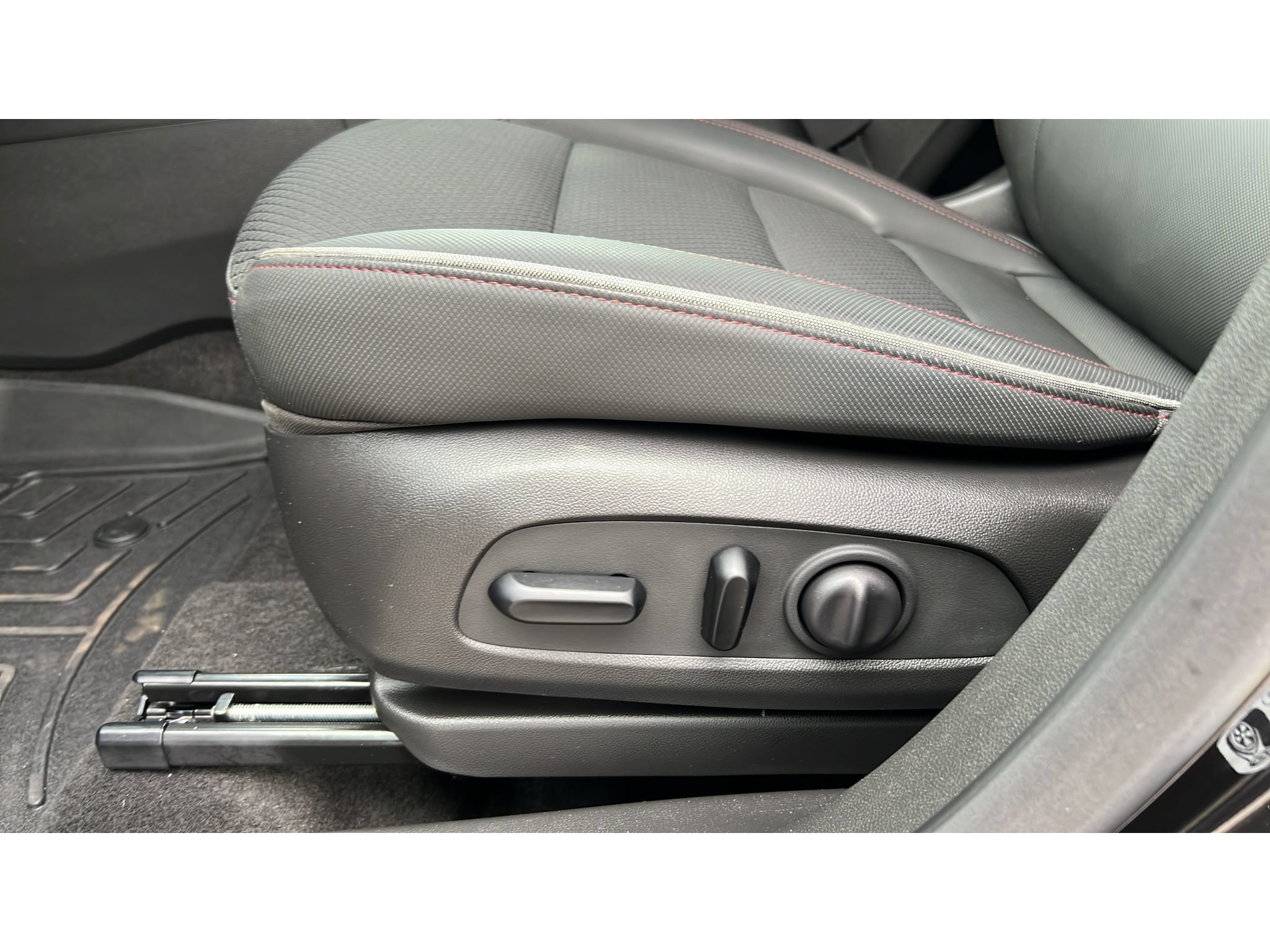 Certified 2023 Chevrolet TrailBlazer RS AWD/4WD image 25
