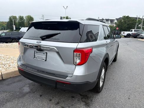 Used 2021 Ford Explorer XLT AWD/4WD image 3