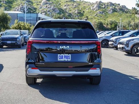 New 2026 Kia Carnival EX FWD image 6