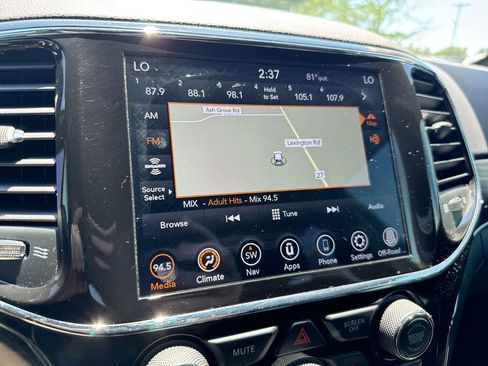 Used 2021 Jeep Grand Cherokee Limited AWD/4WD image 14