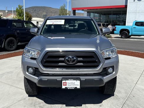 Used 2020 Toyota Tacoma SR5 w/ SR5 Appearance Package (SM) AWD/4WD image 3