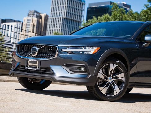 New 2026 Volvo V60 B5 Cross Country Plus w/ Protection Package Premier AWD/4WD image 2