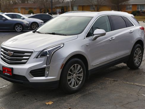 Used 2018 Cadillac XT5 Luxury w/ Driver Awareness Package image 3
