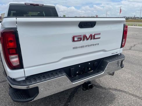 Used 2025 GMC Sierra 2500 SLE w/ Max Trailering Package image 12