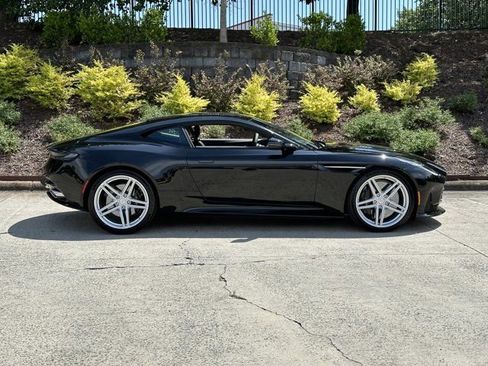 Used 2024 Aston Martin DB12 Coupe image 15