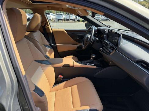 Used 2025 Lexus ES 350 w/ Premium Package FWD image 14