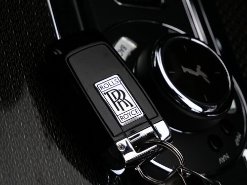 Used 2020 Rolls-Royce Dawn image 39