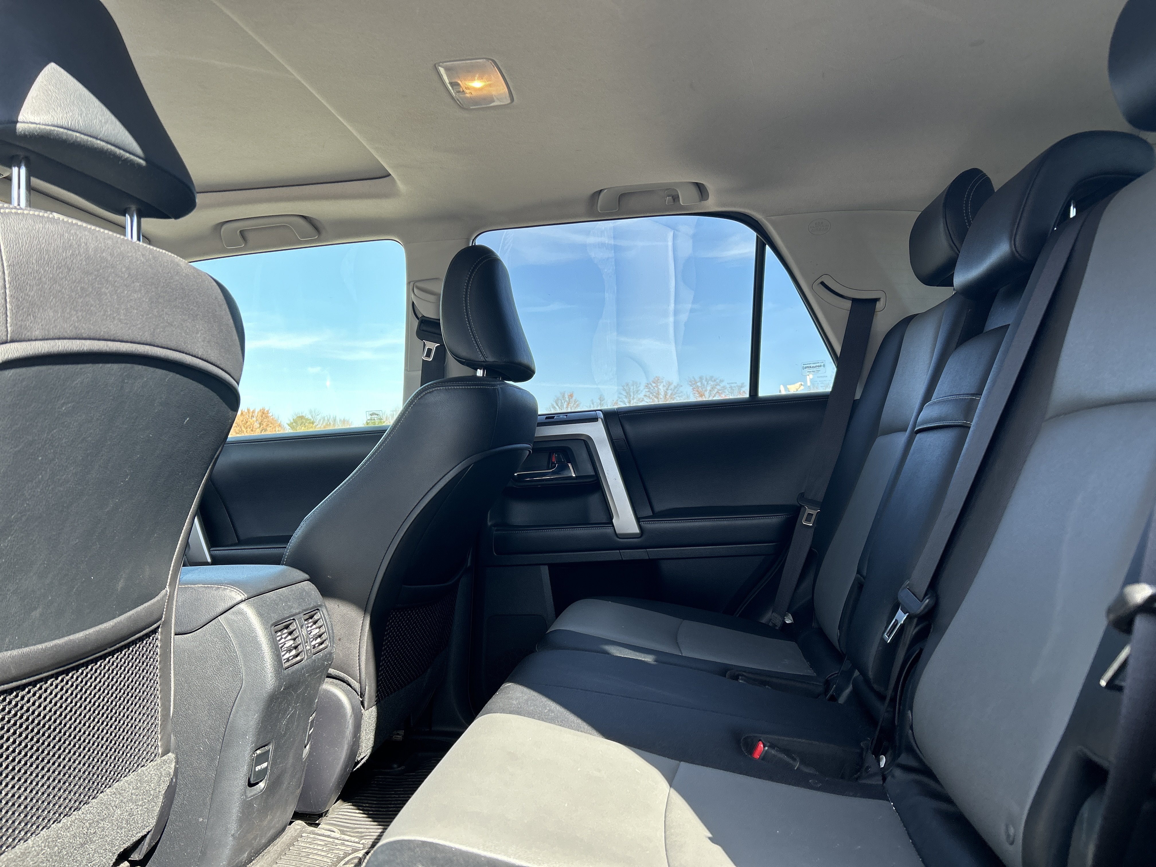 Used 2018 Toyota 4Runner SR5 Premium AWD/4WD image 11