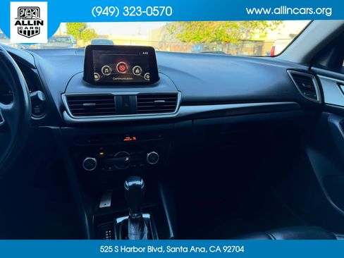 Used 2018 MAZDA MAZDA3 Touring FWD image 9
