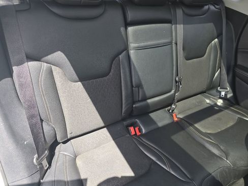 Used 2018 Jeep Compass Latitude w/ Popular Equipment Group AWD/4WD image 19