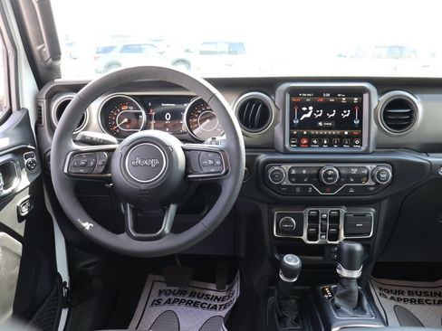 Used 2023 Jeep Wrangler Unlimited Sport AWD/4WD image 17