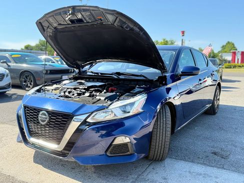 Used 2019 Nissan Altima 2.5 S FWD image 12