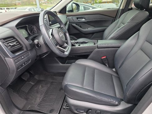 Used 2023 Nissan Rogue SV w/ SV Premium B Package image 13