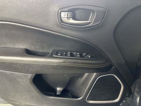 Used 2018 Jeep Compass Limited FWD image 20