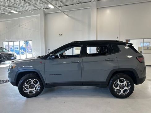 Used 2022 Jeep Compass Trailhawk w/ Trailhawk Elite Group image 9