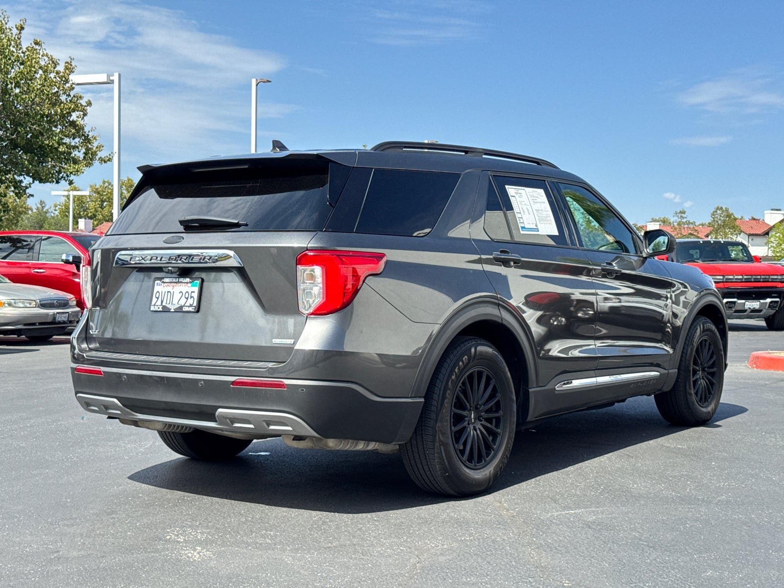 Used 2020 Ford Explorer XLT w/ Equipment Group 202A RWD image 15