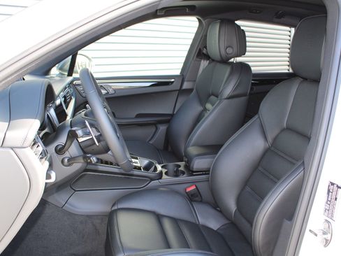 New 2026 Porsche Macan Turbo image 5