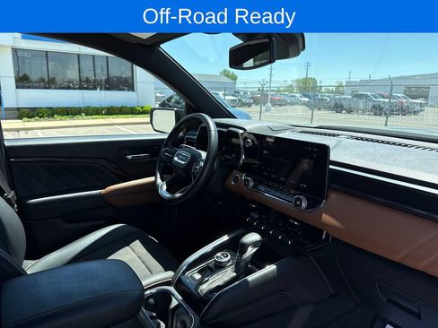 Used 2024 GMC Canyon AT4 w/ Canyon Safety Plus Package AWD/4WD image 10