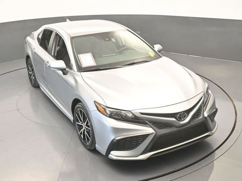 Used 2022 Toyota Camry SE image 51