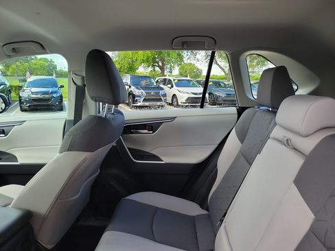 Used 2025 Toyota RAV4 XLE AWD/4WD image 14