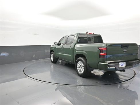 Used 2022 Nissan Frontier SV image 5