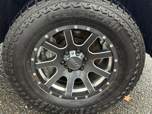 Used 2019 Chevrolet Silverado 1500 LT image 9