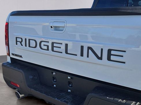 New 2026 Honda Ridgeline Black Edition image 5