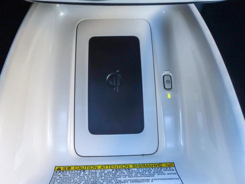 Used 2018 Toyota Prius Prime Premium image 14