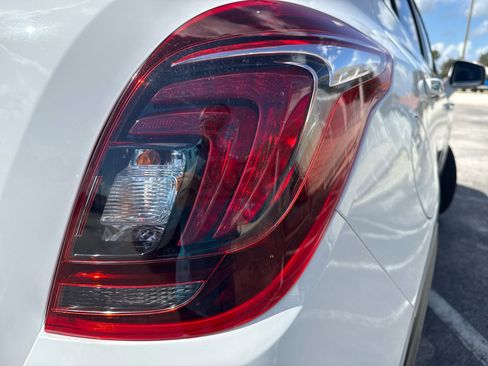 Used 2021 Buick Encore Preferred image 44