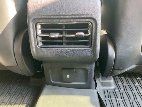 Used 2024 Lincoln Corsair Grand Touring image 37