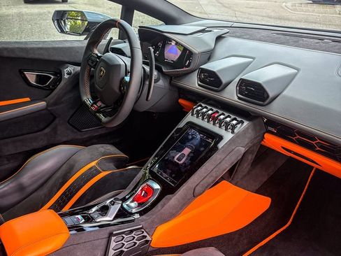 Used 2024 Lamborghini Huracan Tecnica RWD image 18
