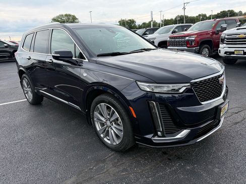Used 2022 Cadillac XT6 Premium Luxury AWD/4WD image 8