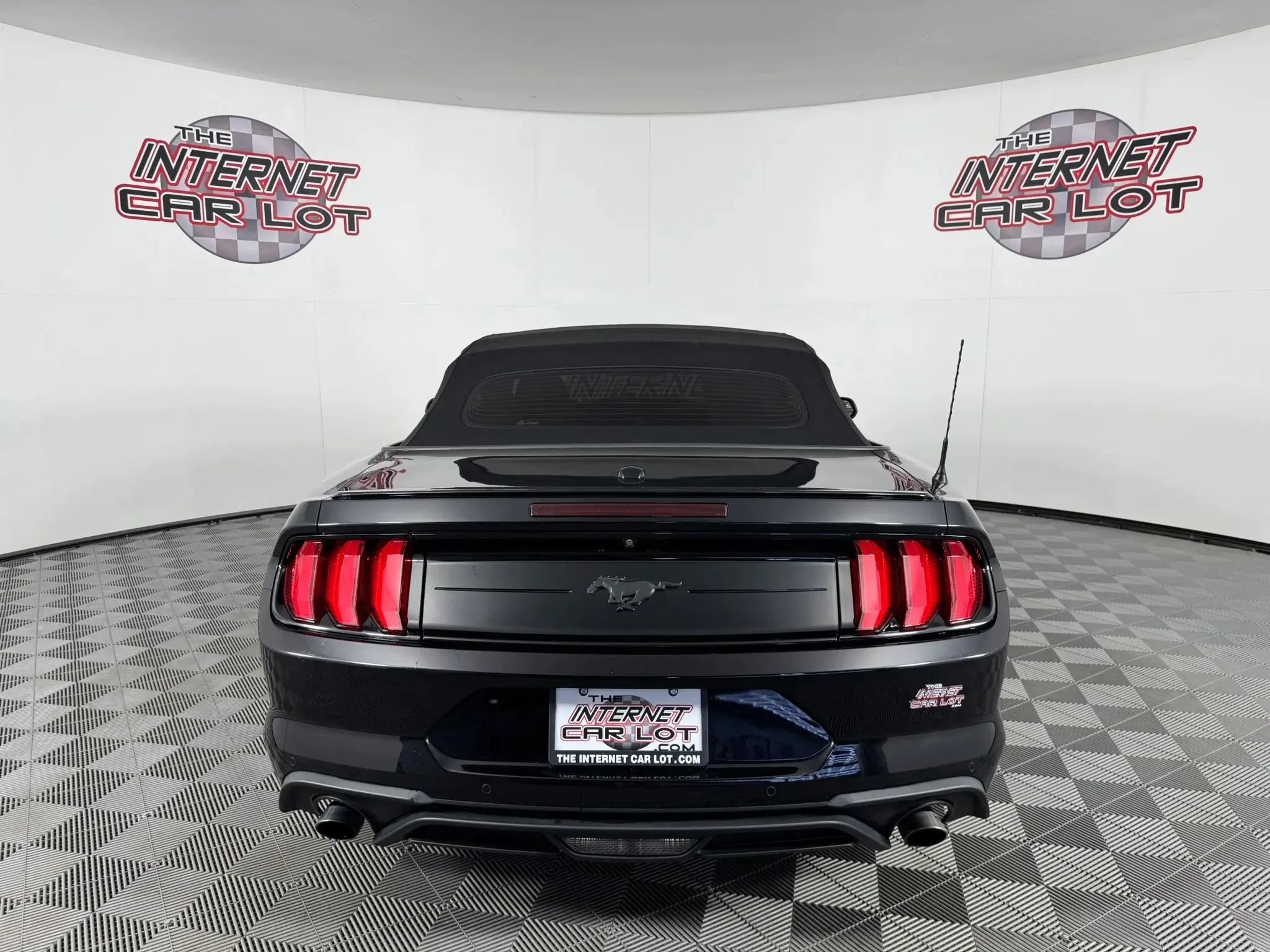 Used 2020 Ford Mustang Convertible w/ Equipment Group 101A RWD image 11
