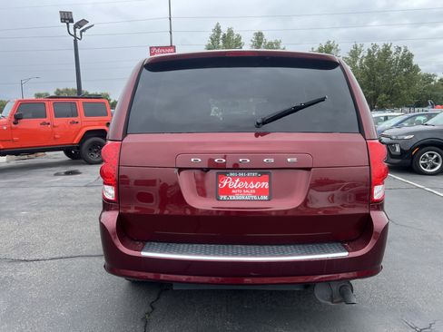 Used 2019 Dodge Grand Caravan SXT FWD image 9