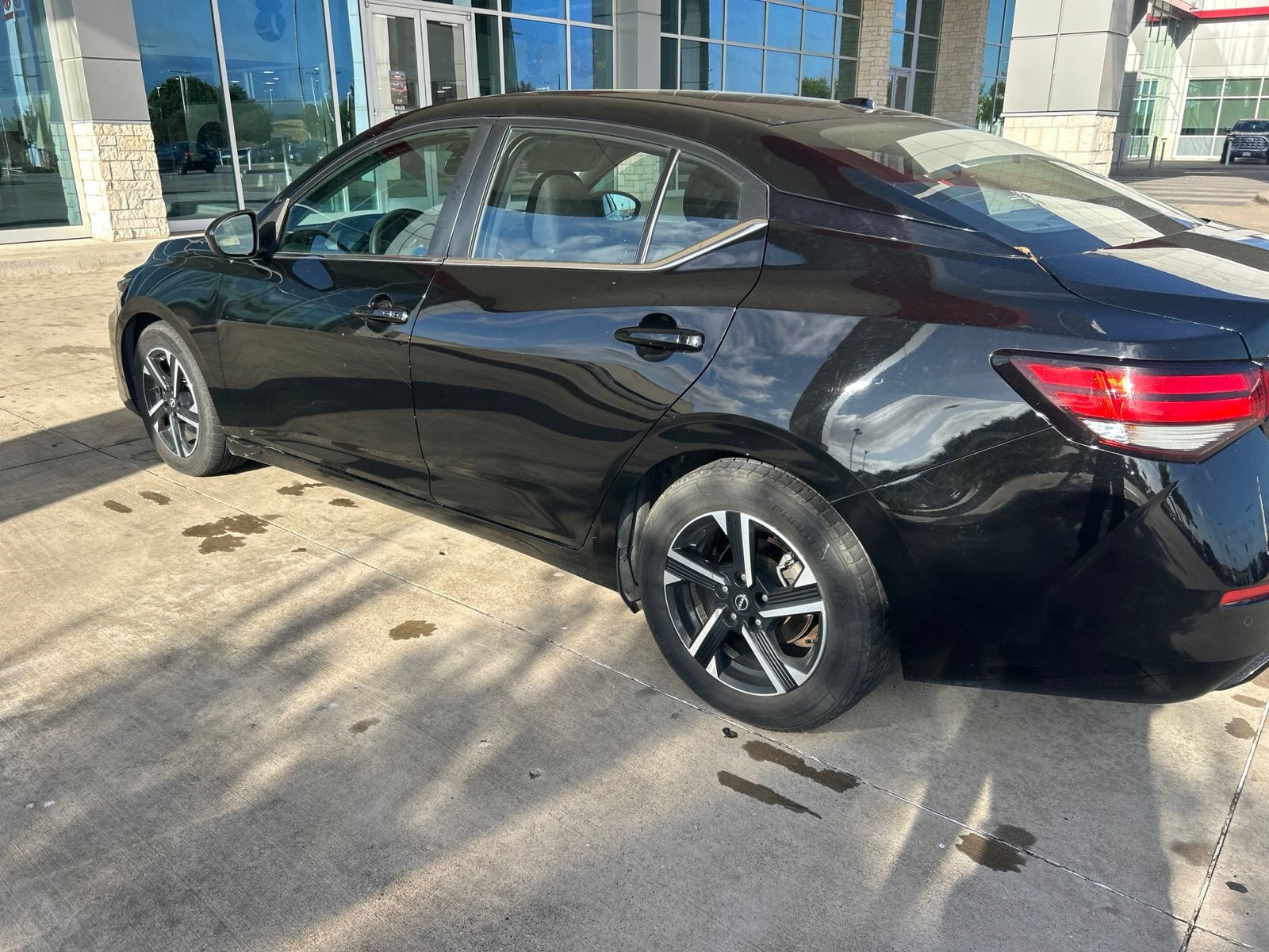 Used 2024 Nissan Sentra SV FWD image 13